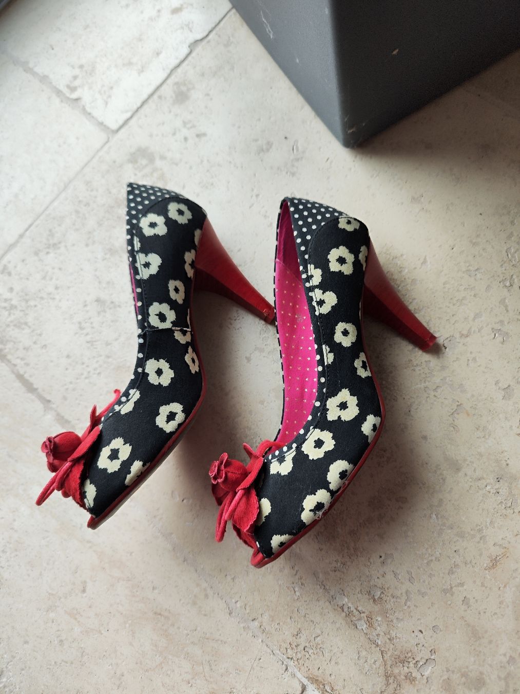 Scarpe da donna: Tolle Peeptoe Schuhe Gr. 38 Blumenmuster – Usato da Uerikon venduto da paloma61 1