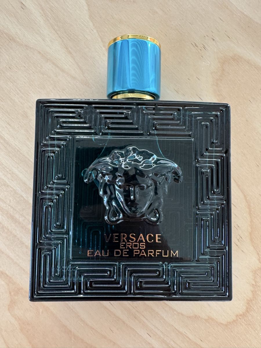 Versace Profumi & Eau de Toilette: Versace Eros Eau de Parfum 100 ml Neu & ungebraucht – Nuovo (secondo la descrizione) da Niederwil SG venduto da SuisseArchive 1