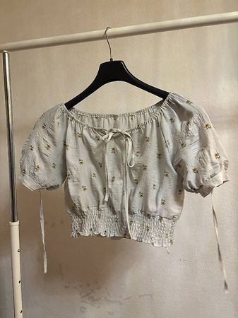 Floral blouse with tie back detail, Size S/M
