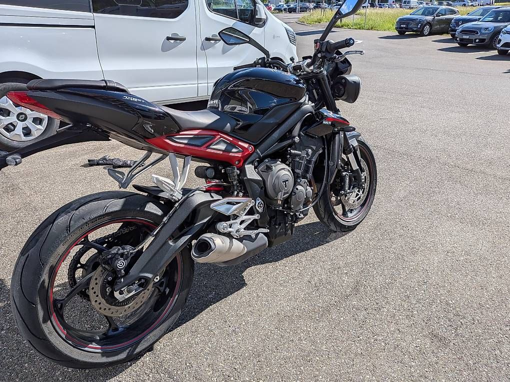 Strada: Street Triple R 765 ABS – Usato da Vicques venduto da Famikottelat 3