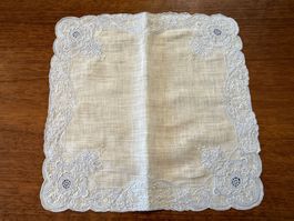 Taschentuch weiss mit blauer Stickerei guter Zustand