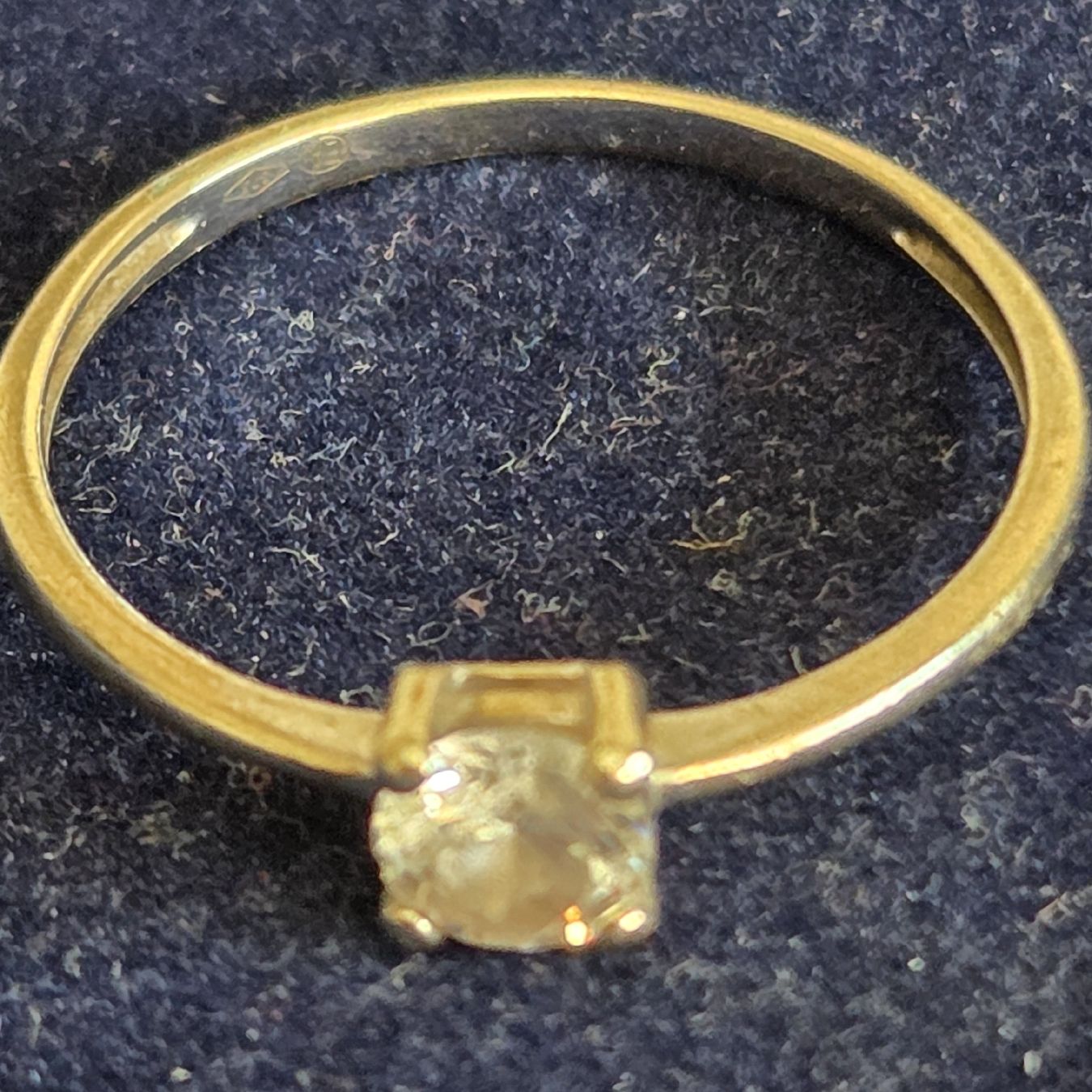 Bagues: Goldring mit Stein – D'occasion à Stans par Ducati16 3
