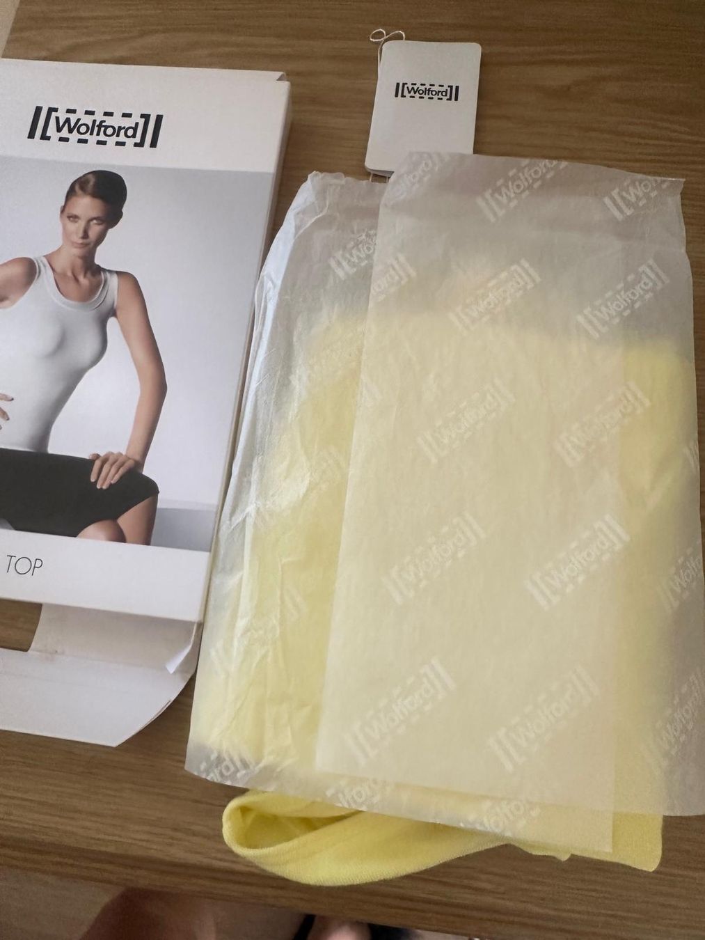Wolford Top: Längeres Top von WOLFORD – Nuovo (secondo la descrizione) da Neuhausen venduto da Lechasseur 6