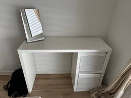 Ikea Schreib-/Schminktisch, Spiegel und Boxen