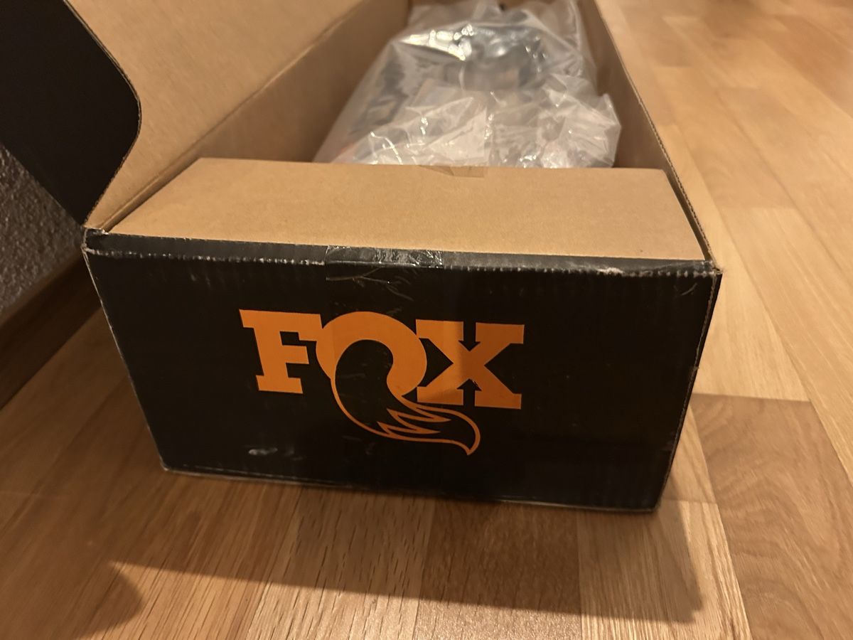 Fox Ersatzteile: FOX 40 Float Federgabel 27.5" 203mm - Neu & Original! – Neu und originalverpackt aus Meiringen von cor_lz6y 1