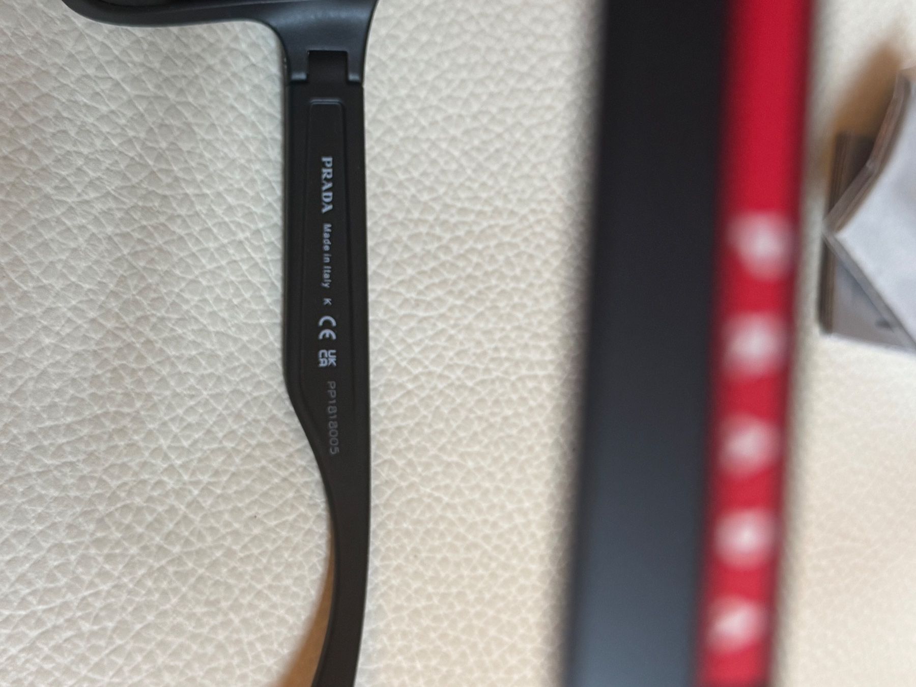 Prada Brillen & Gläser: Lunettes de soleil Prada – Gebraucht aus La Brévine von ycy_m22k 4