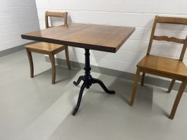 Bistrotisch Beizentisch Esstisch Tisch Gussfuss 