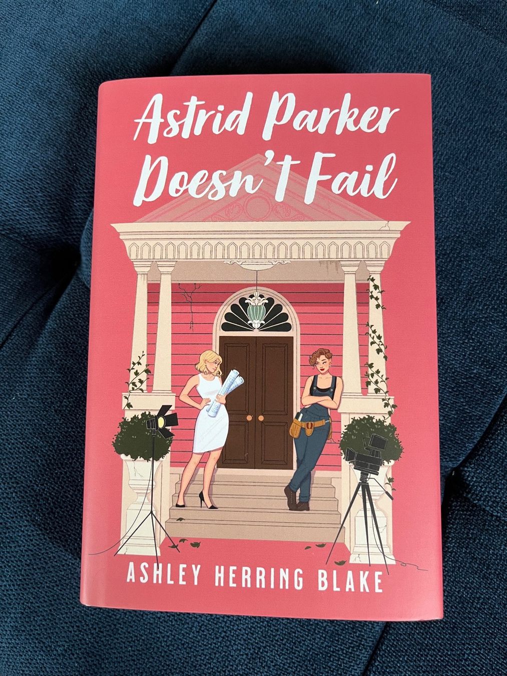 Libri: Astrid Parker Doesn't Fail-Ashley Herring Blake -Illumicrate – Nuovo (secondo la descrizione) da Zürich venduto da neitscha