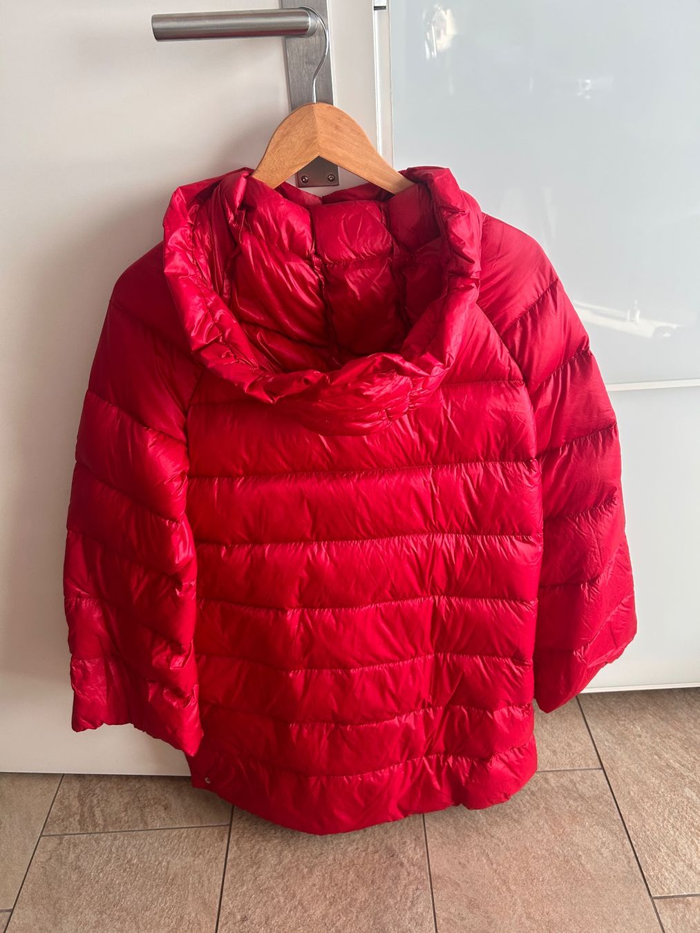 Twinset Cappotti: TWINSET Daunenmantel Rot – Usato da Bönigen venduto da zis_bnd7 1