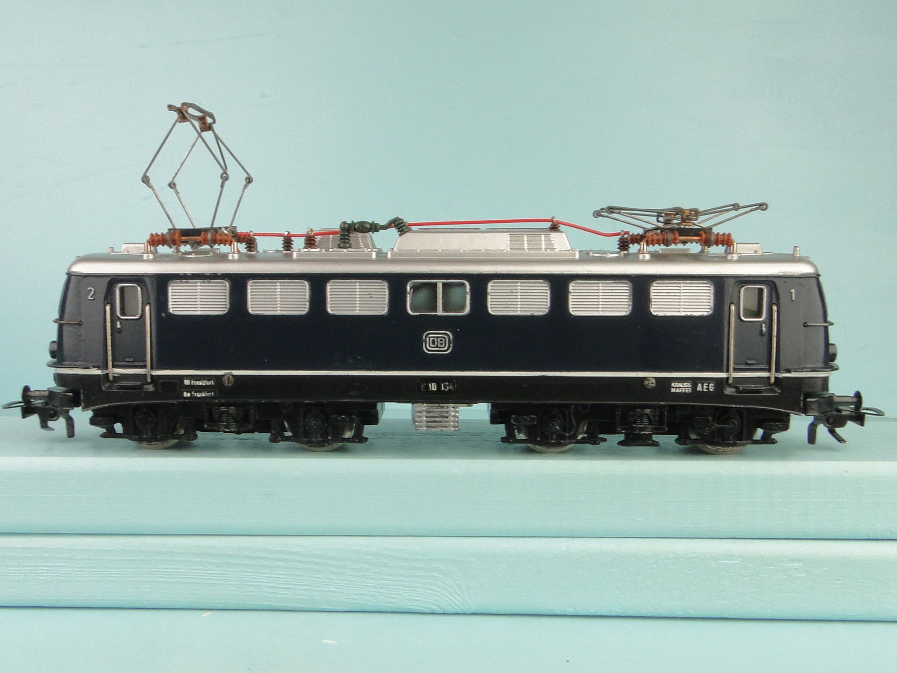 Fleischmann Modellini di ferrovie: Fleischmann H0 DB E10, Guss, Märklin Kupplung – Usato da Bülach venduto da cann11 5