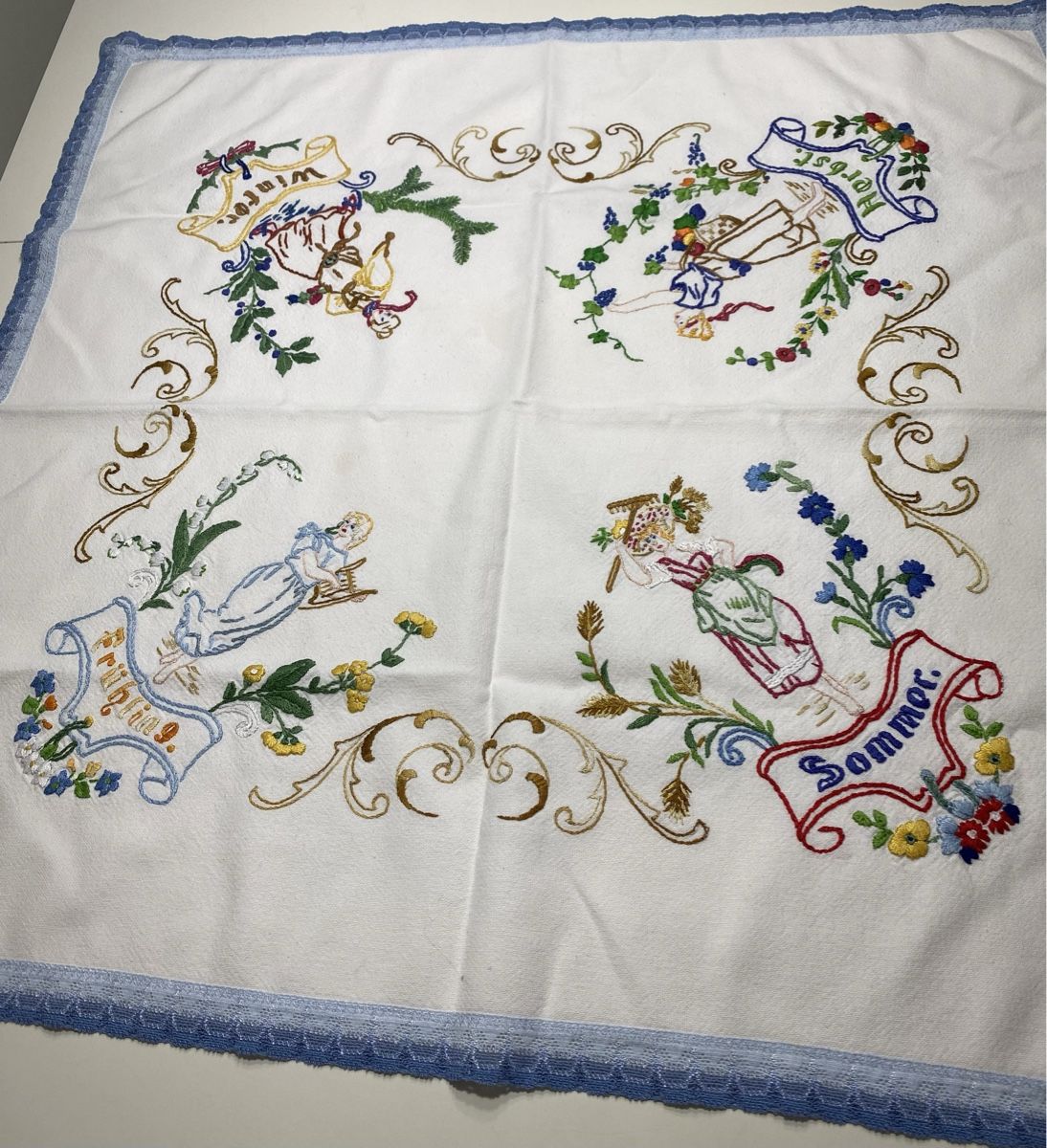Coperte: Wunderschöner handmade tischtuch 🌸 – Usato da Opfikon venduto da Luis144 6