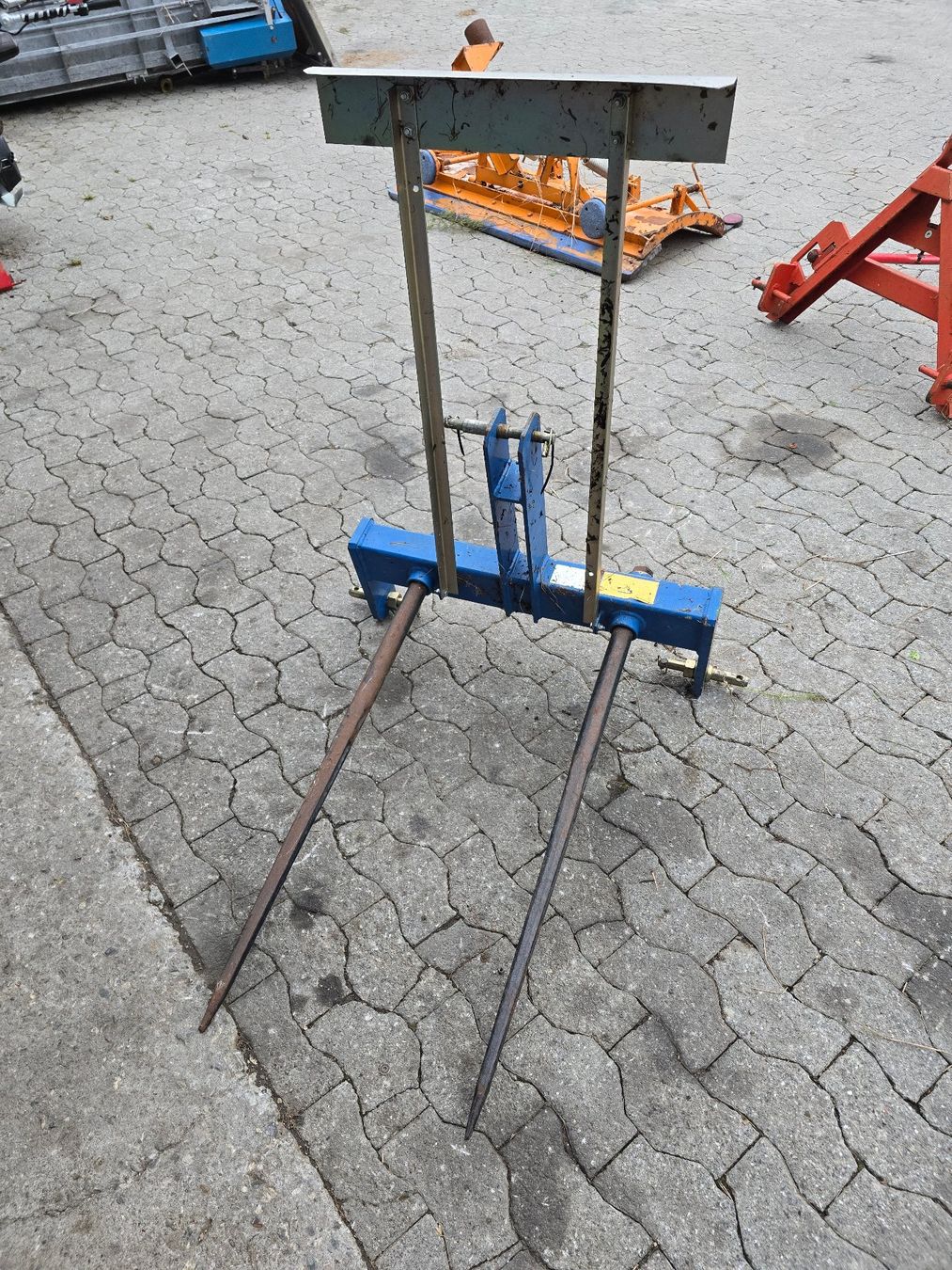 Göweil Tutte le macchine: Rundballenspitz Göweil Neuwertig – Usato da Cunter venduto da LMPOWER