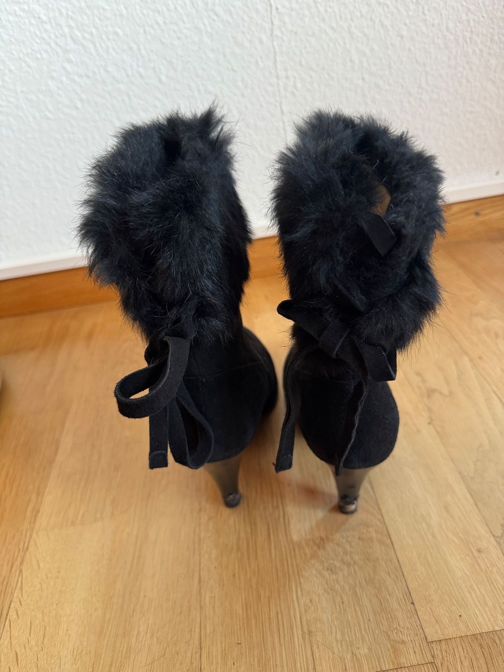 Scarpe da donna: Barclay Stifeletten mit Hasenfell – Usato da Zürich venduto da E-Bike3 2