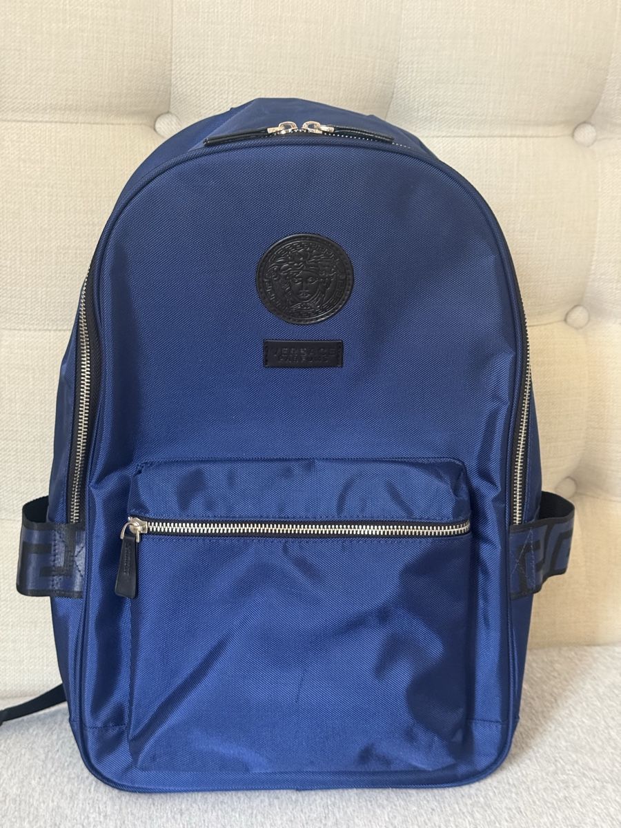 Versace Sacs à dos: Rucksack Versace Parfums dunkelblau – D'occasion à Klingnau par APet2205