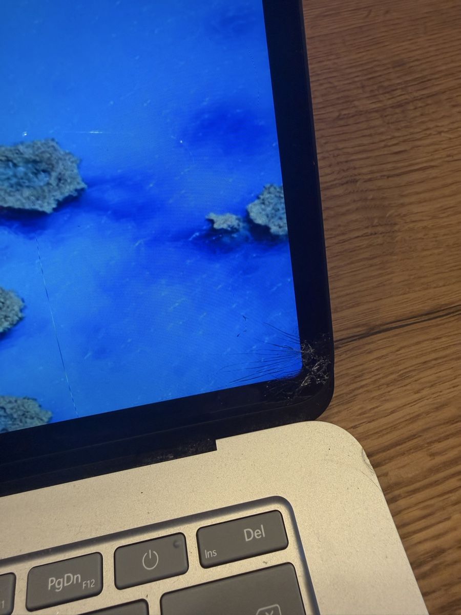 Microsoft Portables: Microsoft Surface (defektes Gehäuse) – Défectueux à Lommis par bettina.mueller 4