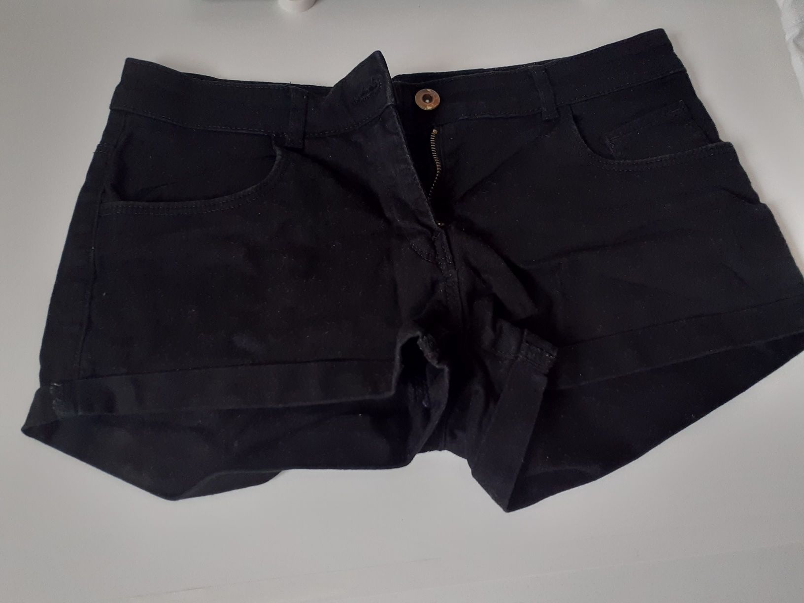 H&M Hosen: 2-pack H&M short – Gebraucht aus Basel von n23_j8jr 1