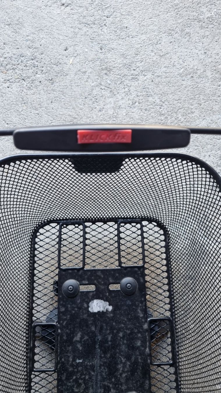 Pezzi di ricambio: Panier arriere de vélo avec systeme de fixation – Usato da Brügg BE venduto da batiko2