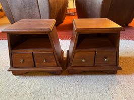 2 tables de nuit chinoises en bois massif