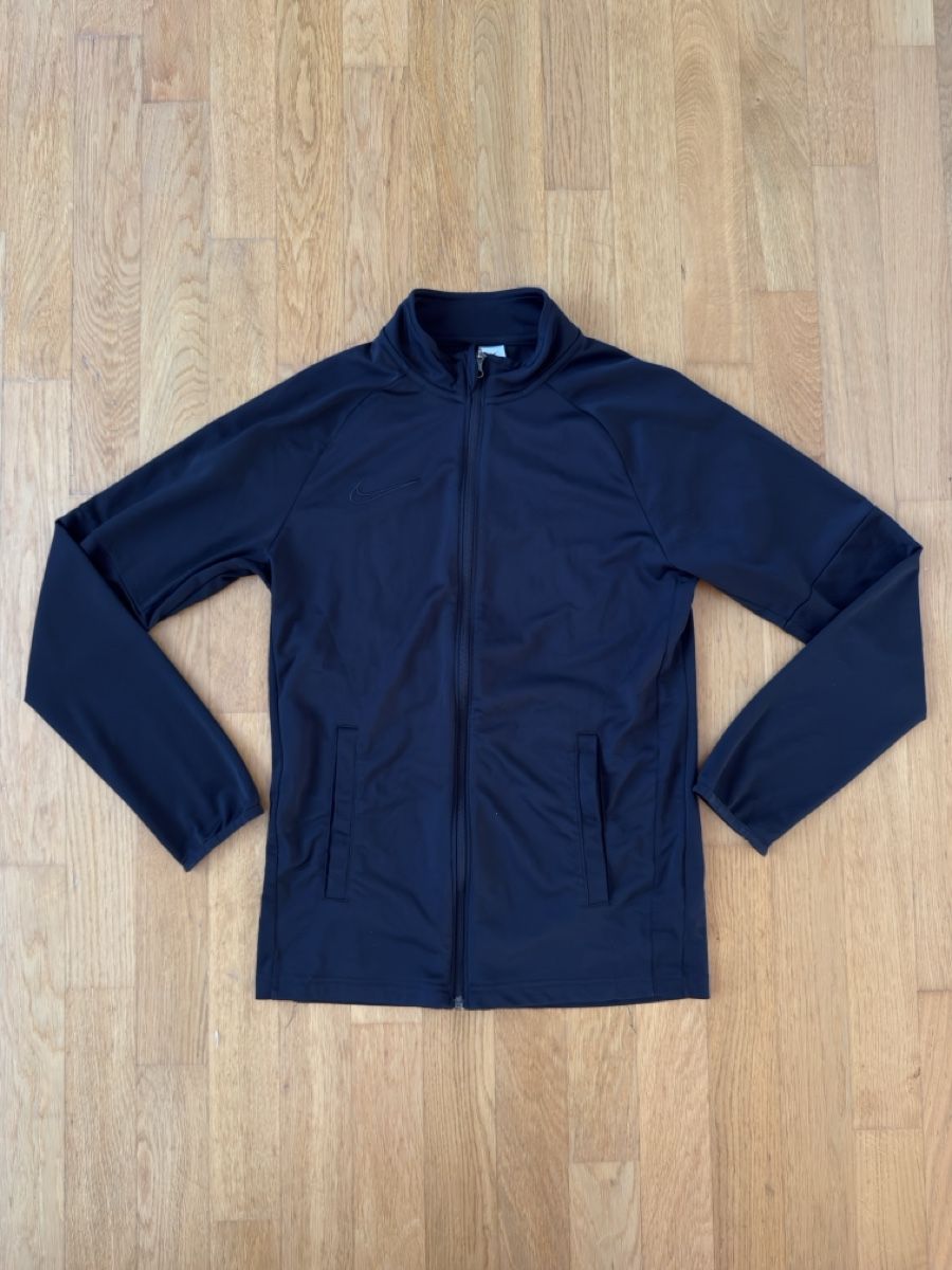 Nike Giacche: Nike Jacke Schwarz Grösse S Black on Black – Nuovo (secondo la descrizione) da Winterthur venduto da GinaMila