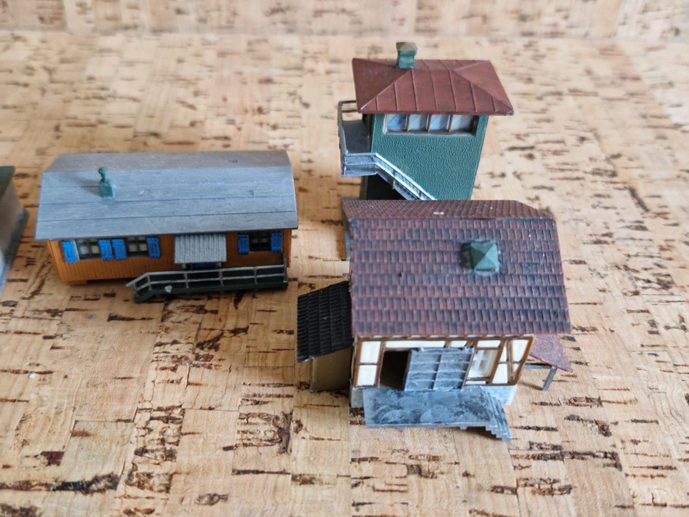 Faller Modellini di ferrovie: Lot de 4 baraques – Usato da Tavannes venduto da Jacksonhmc 1