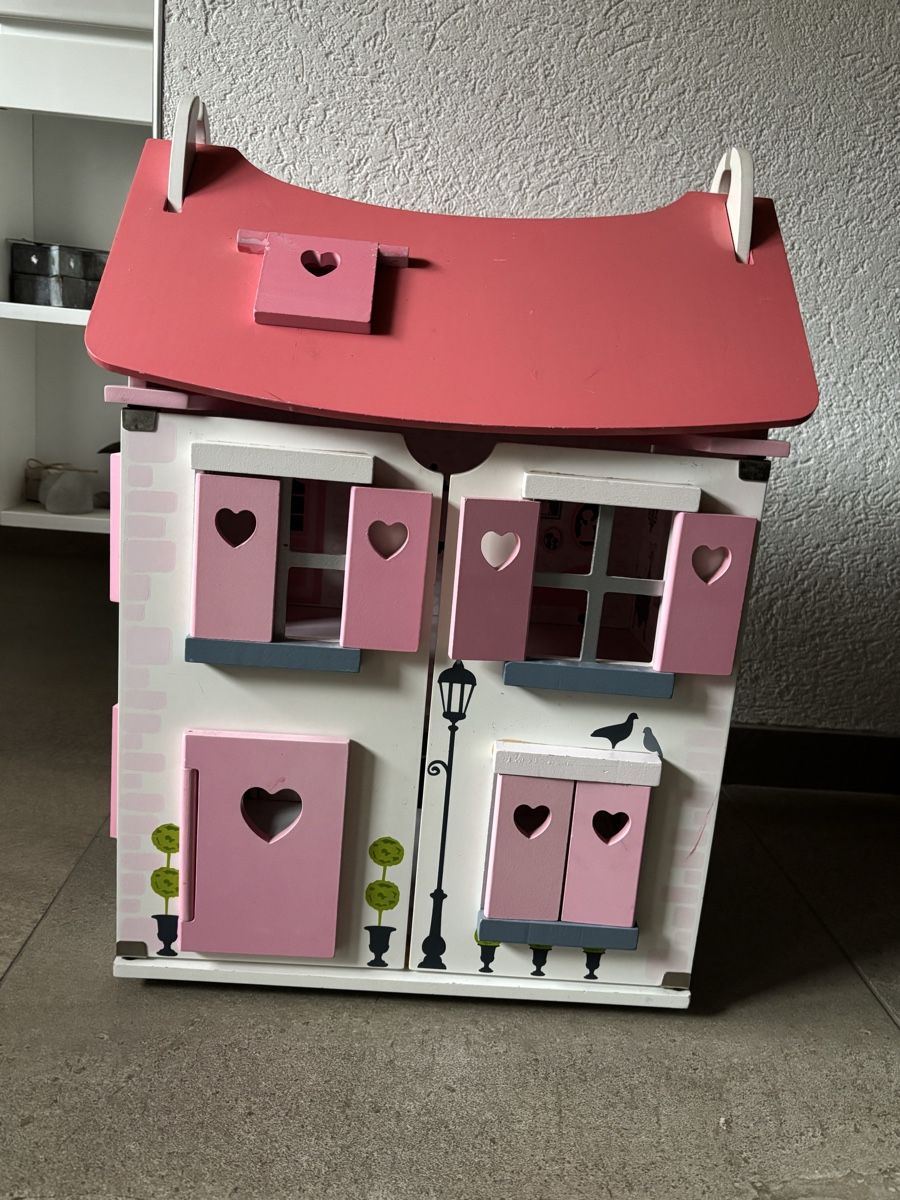 Maisons & Meubles de poupées: Maison de poupée – D'occasion à Delémont par vcx