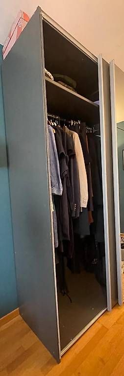 Armoires: Grosser Schrank mit Spiegel – D'occasion à Bern par Doddoxvi 3