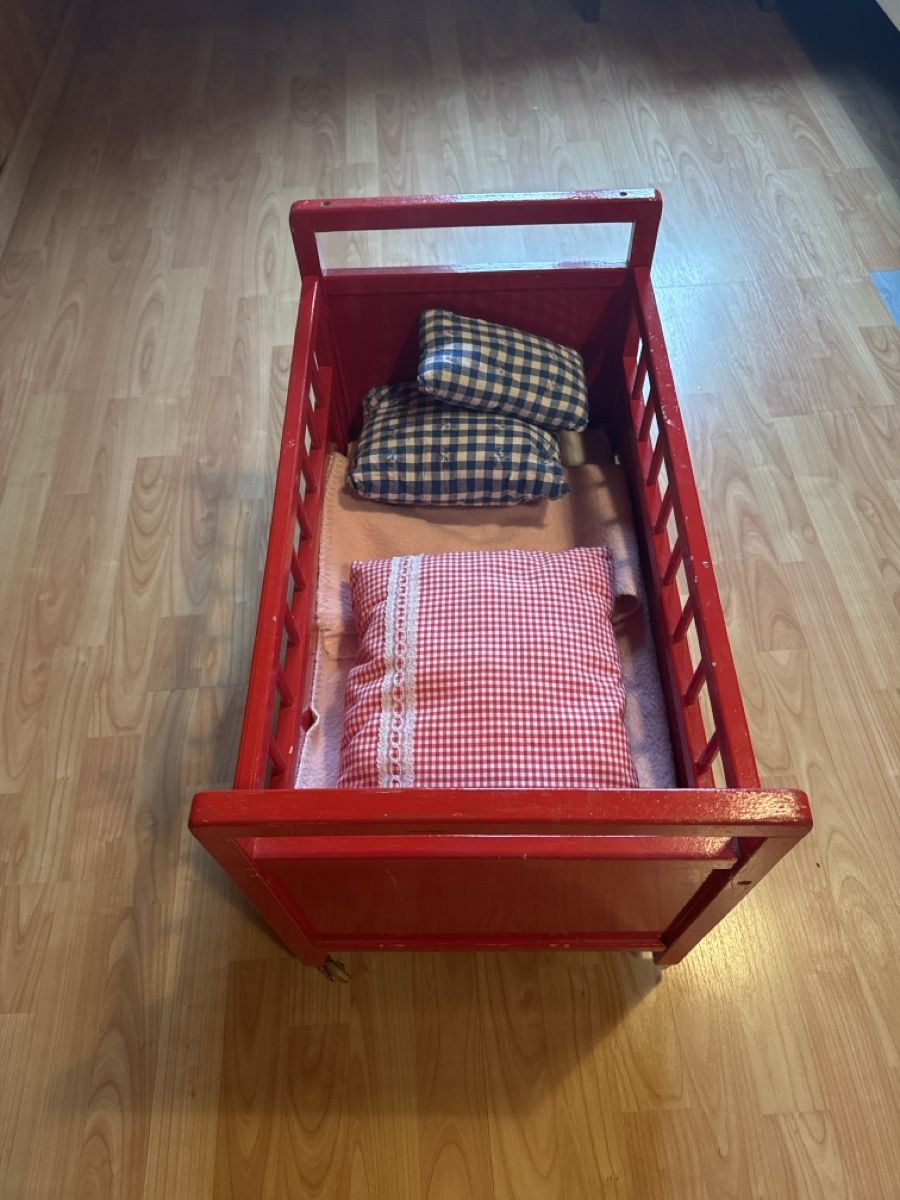 Giocattoli: Puppenbett  – Usato da Matten(St.Stephan) venduto da ren_r8tw 2