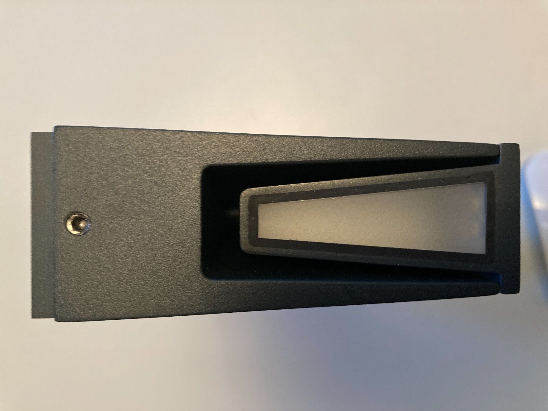 Lampade: LED-Wandaussenleuchte Mod gap Y von IP44 – Nuovo e nell'imballaggio originale da Domat/Ems venduto da Pantalla 1