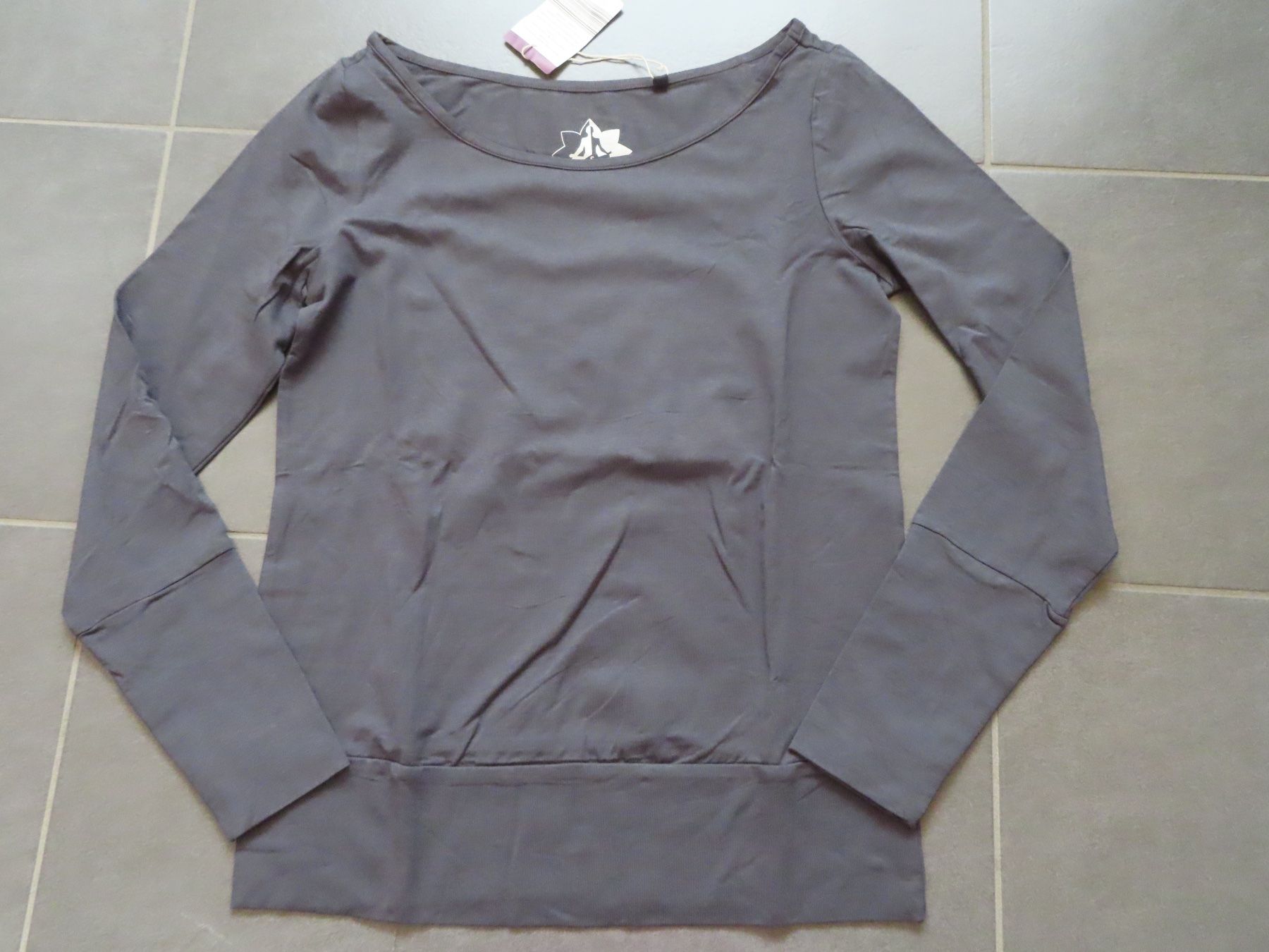 Pullover & Sweatshirts: Yogashirt /leichter Pullover Gr.36/38 **NEU/ungetragen** – Neu und originalverpackt aus Wallenried von Asyano