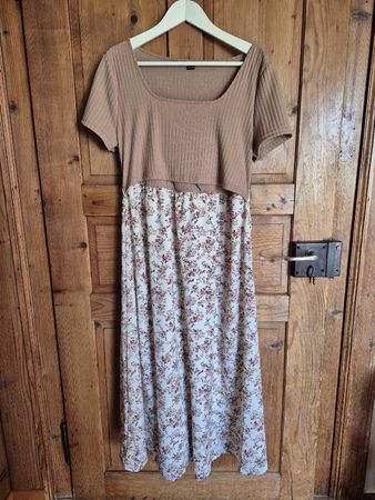 Schwangerschafts- und Stillkleid Gr. XL neuwertig