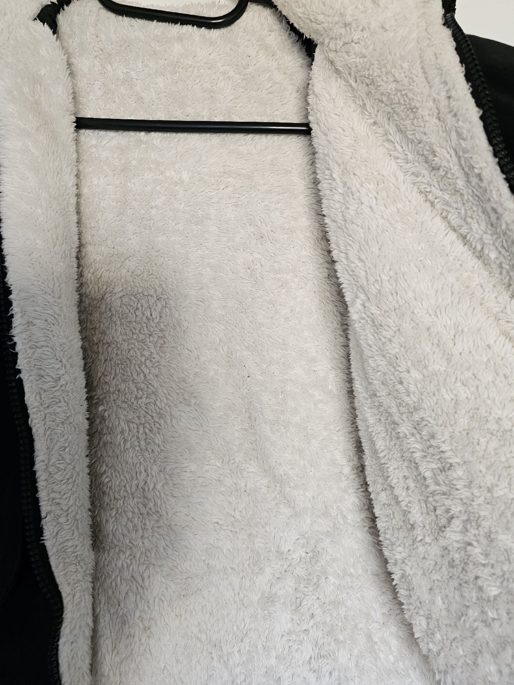Jacken: Jacke mit Teddyfutter schwarz Grösse 134/140 – Gebraucht aus Bütschwil von Taborana 2