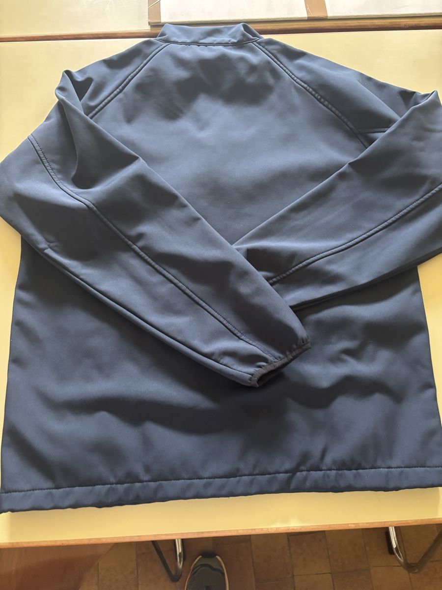 Jacken: Jacket Red Bull M  – Gebraucht aus Morges von Brunocunha05 3