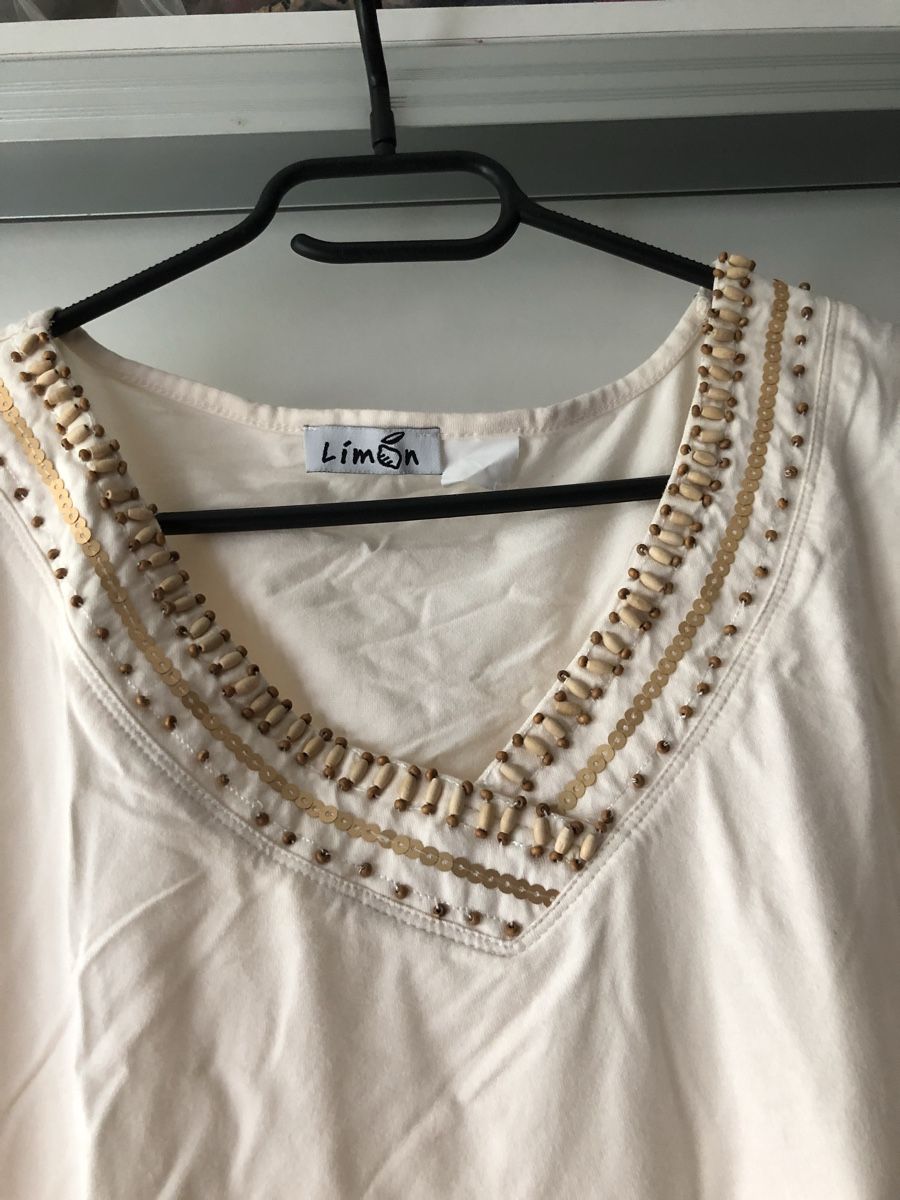 T-Shirts: Elegandes T-Shirt – Gebraucht aus Rüti ZH von Masken 1