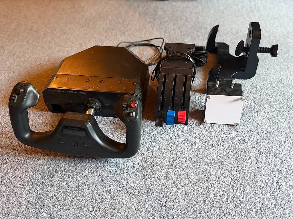 Controller: Logitech G Saitek Pro Flight Yoke System – Usato da Wil SG venduto da JoRaHa