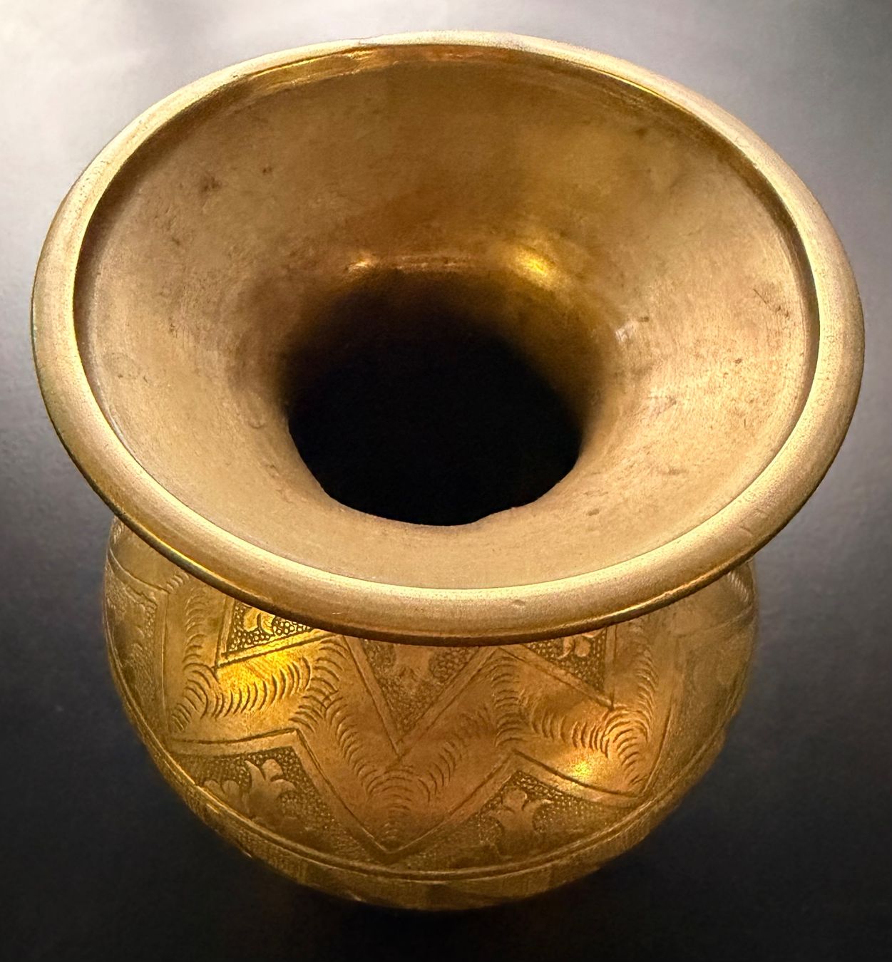 Vasi & Recipienti: Vintage Messing Vase mit Gravuren – Usato da Münchenstein venduto da tsp01 1