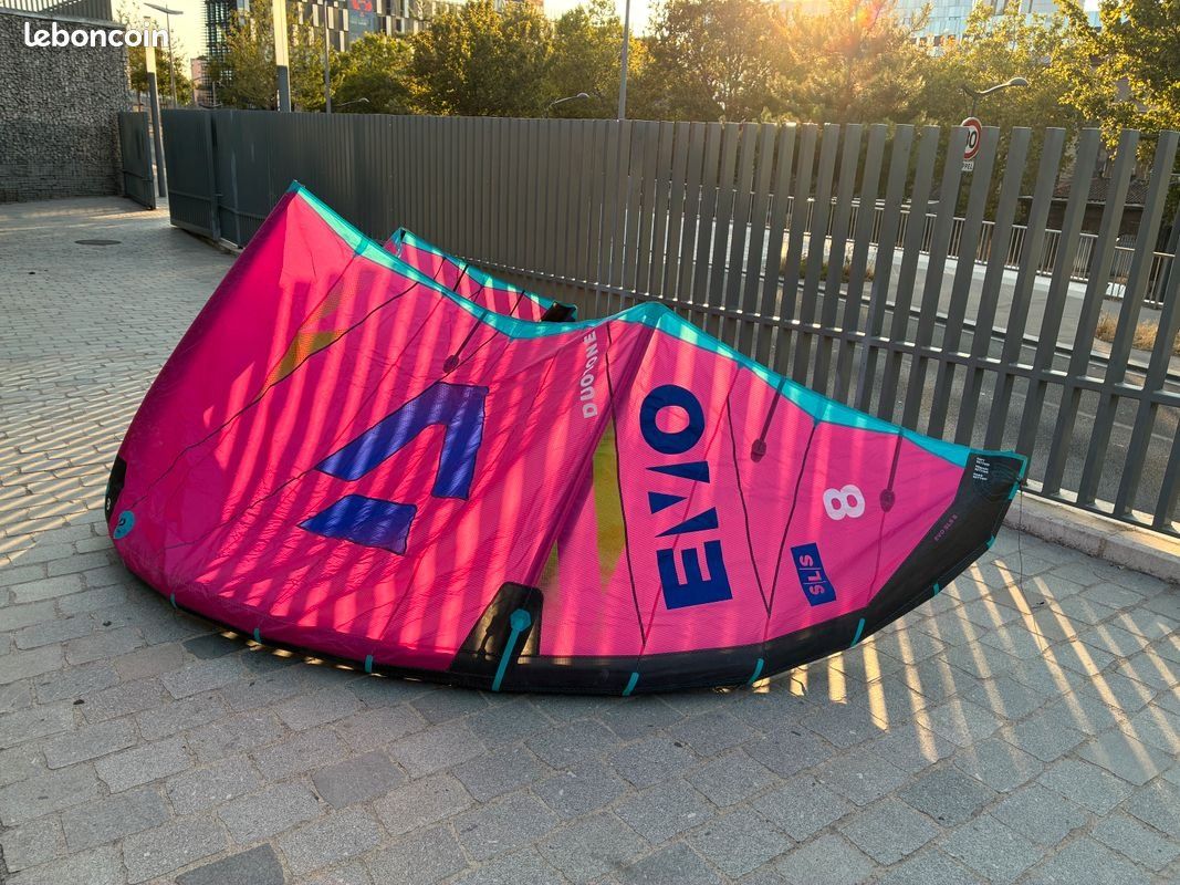 Kite: Duotone Evo SLS 8m 2025 – D'occasion à Bevaix par Germannr