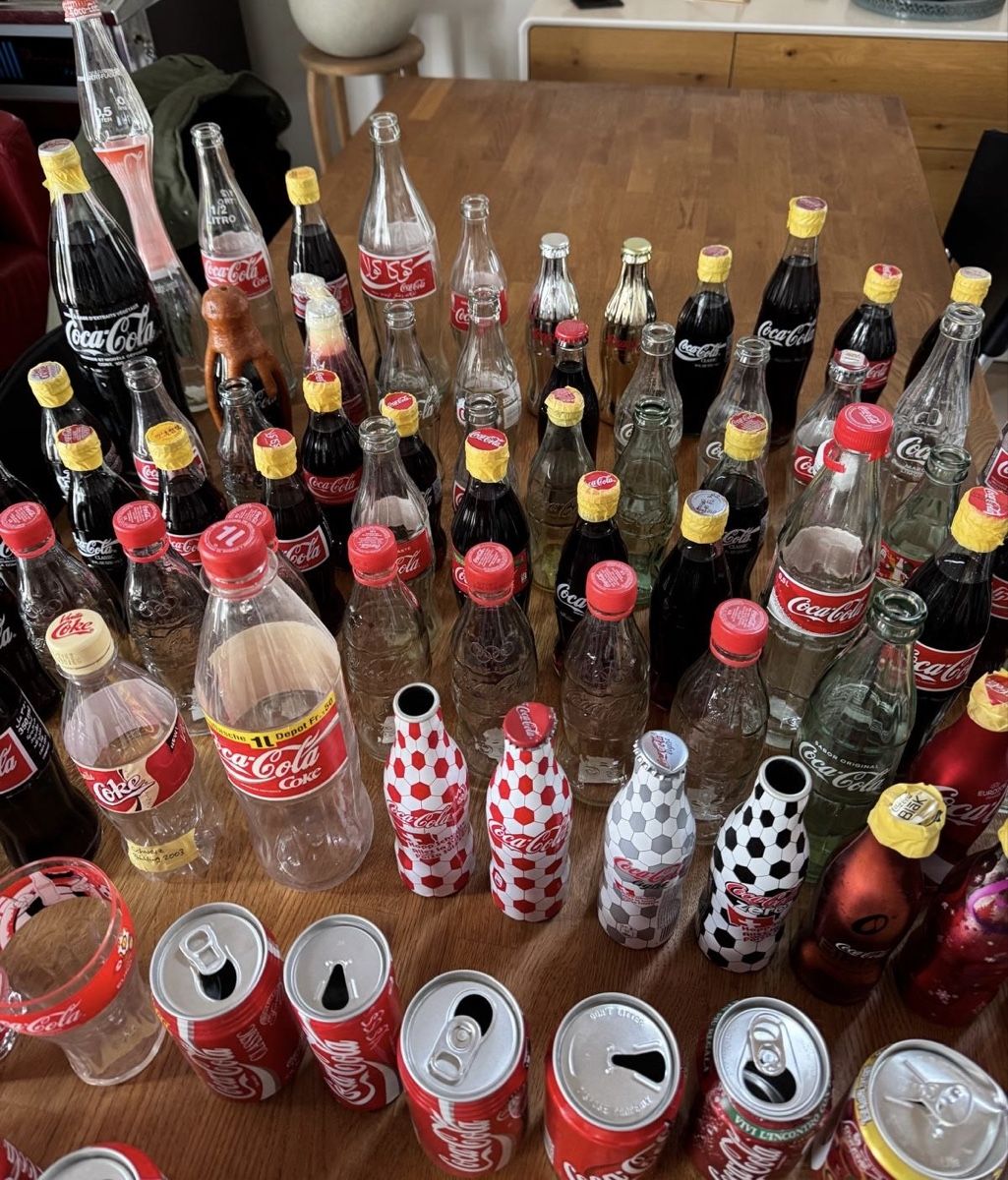 Coca-Cola Tutte le decorazioni: Coca-Cola Sammlung: Flaschen, Dosen & Accessoires - Vintage – Usato da Menziken venduto da Giulietta1 1