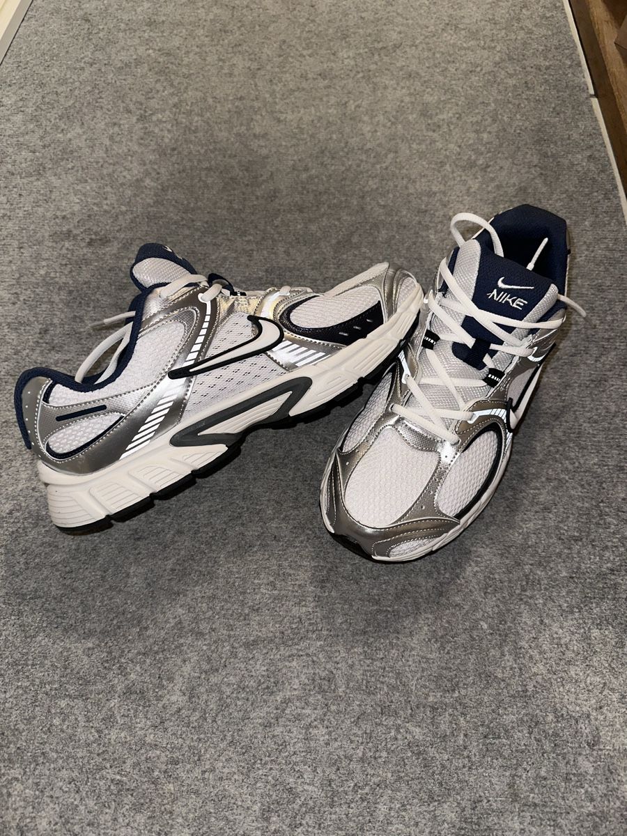 Herrenschuhe: Nike Laufschuhe Grösse 45 – Neu (gemäss Beschreibung) aus Grenchen von Audi8816 1