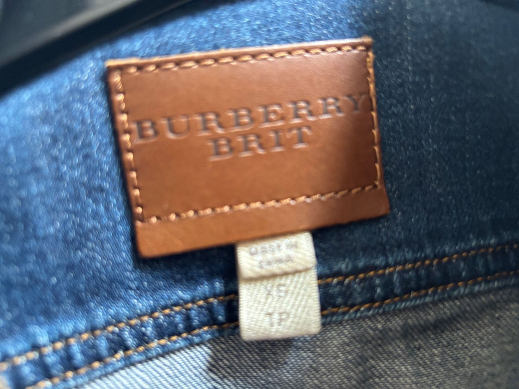 Burberry Jacken: BURBERRY  Jeansjacke tailliert , elastisch 34 – Gebraucht aus Herrliberg von mayfi 7