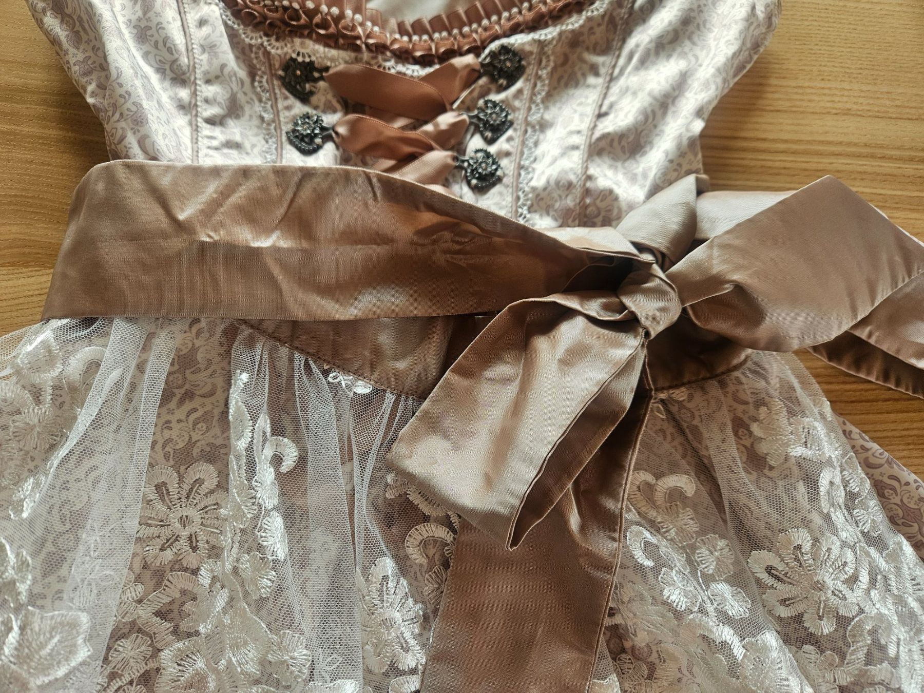 Vestiti: Dirndl Gr.36 beige-braun, Viva Couture – Usato da Oberhelfenschwil venduto da tup12 3