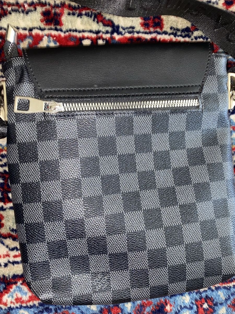Louis Vuitton Altro in  Abbigliamento & Accessori: Sacoche Louis Vuitton – Nuovo (secondo la descrizione) da Genève venduto da ibrahim9dd17 6