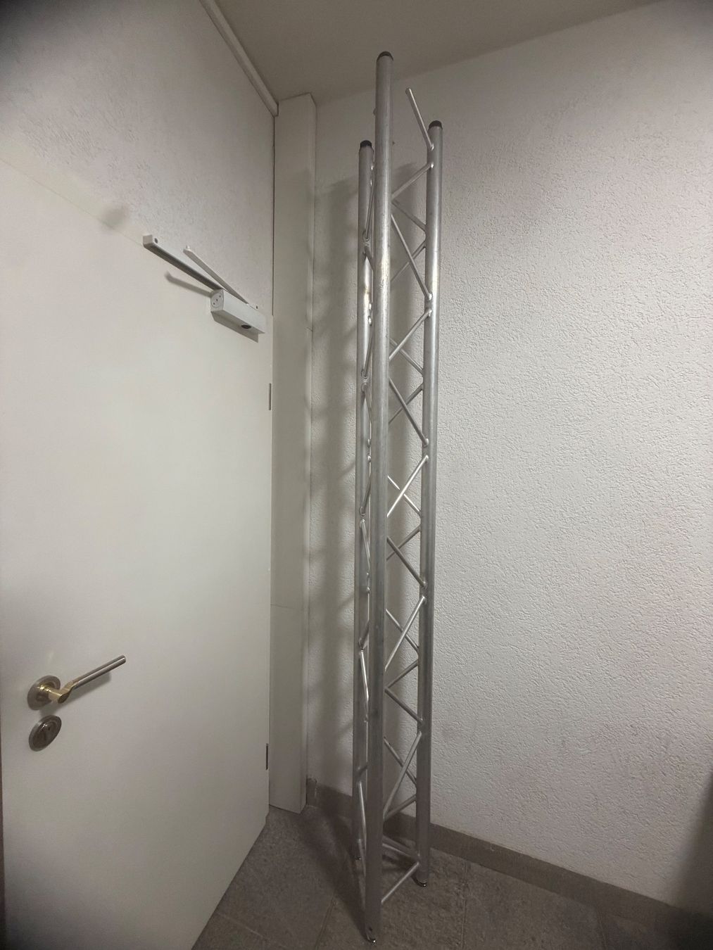 Truss: Alu Traverse ca 2.65 m Dreieckig – Gebraucht aus Gebenstorf von nic_c2zr