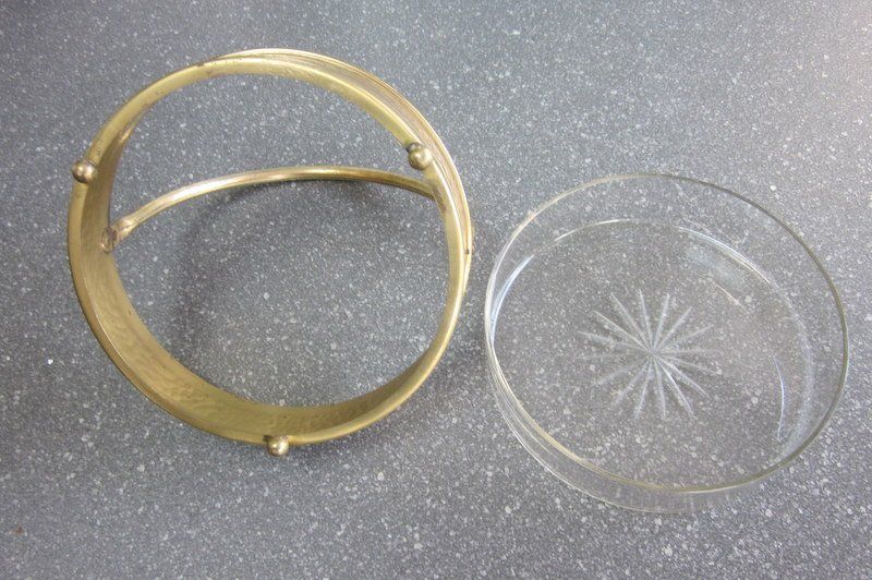 Schalen: Alte Messing-Henkelschale, Dekoschale, mit org. Glaseinsatz – Gebraucht aus Bischofszell von raika 6