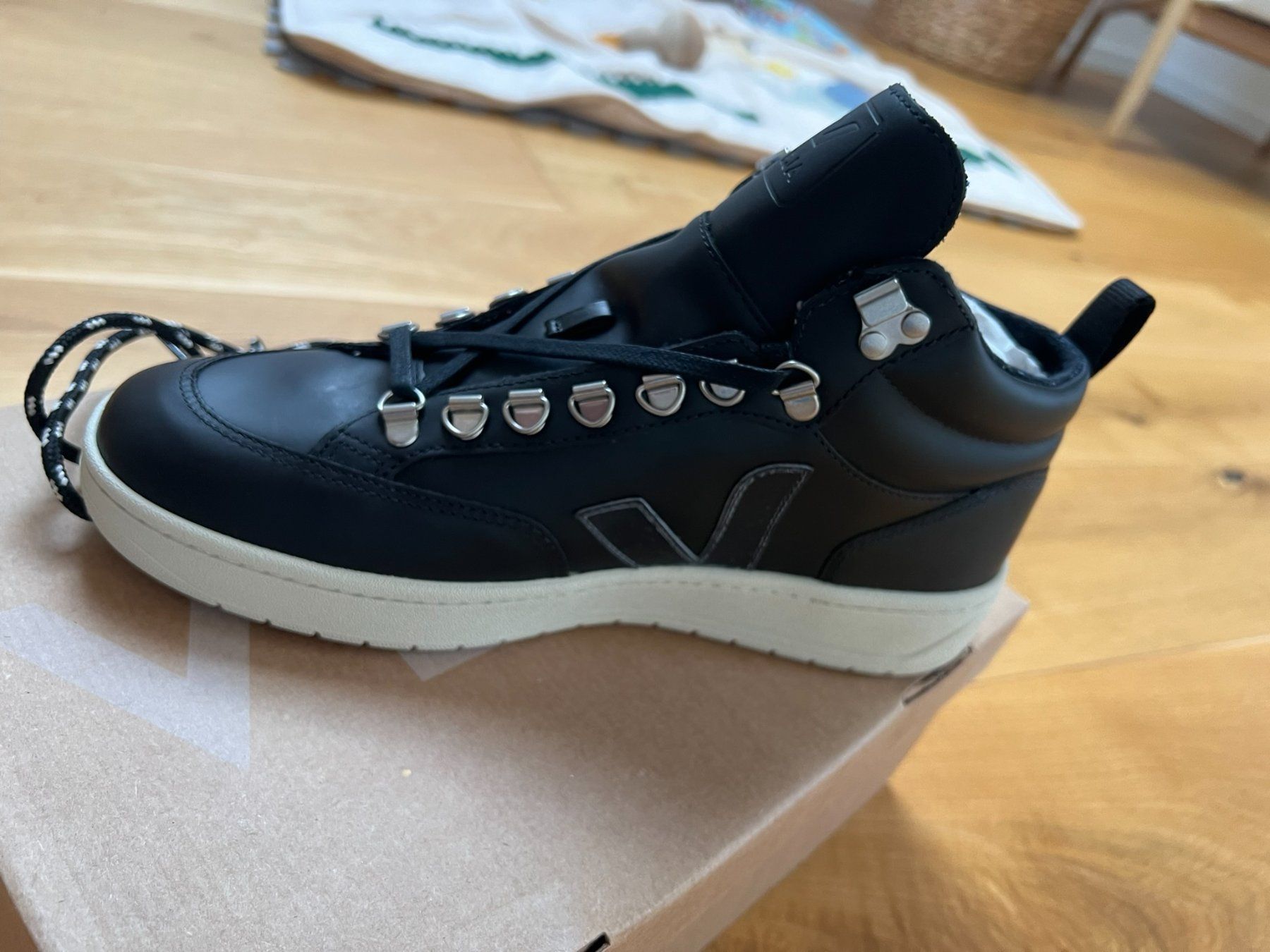 Veja Herrenschuhe: NEUE Original VEJA Sneakers, Grösse 42 – Neu und originalverpackt aus Biel-Benken BL von Aplus0 6