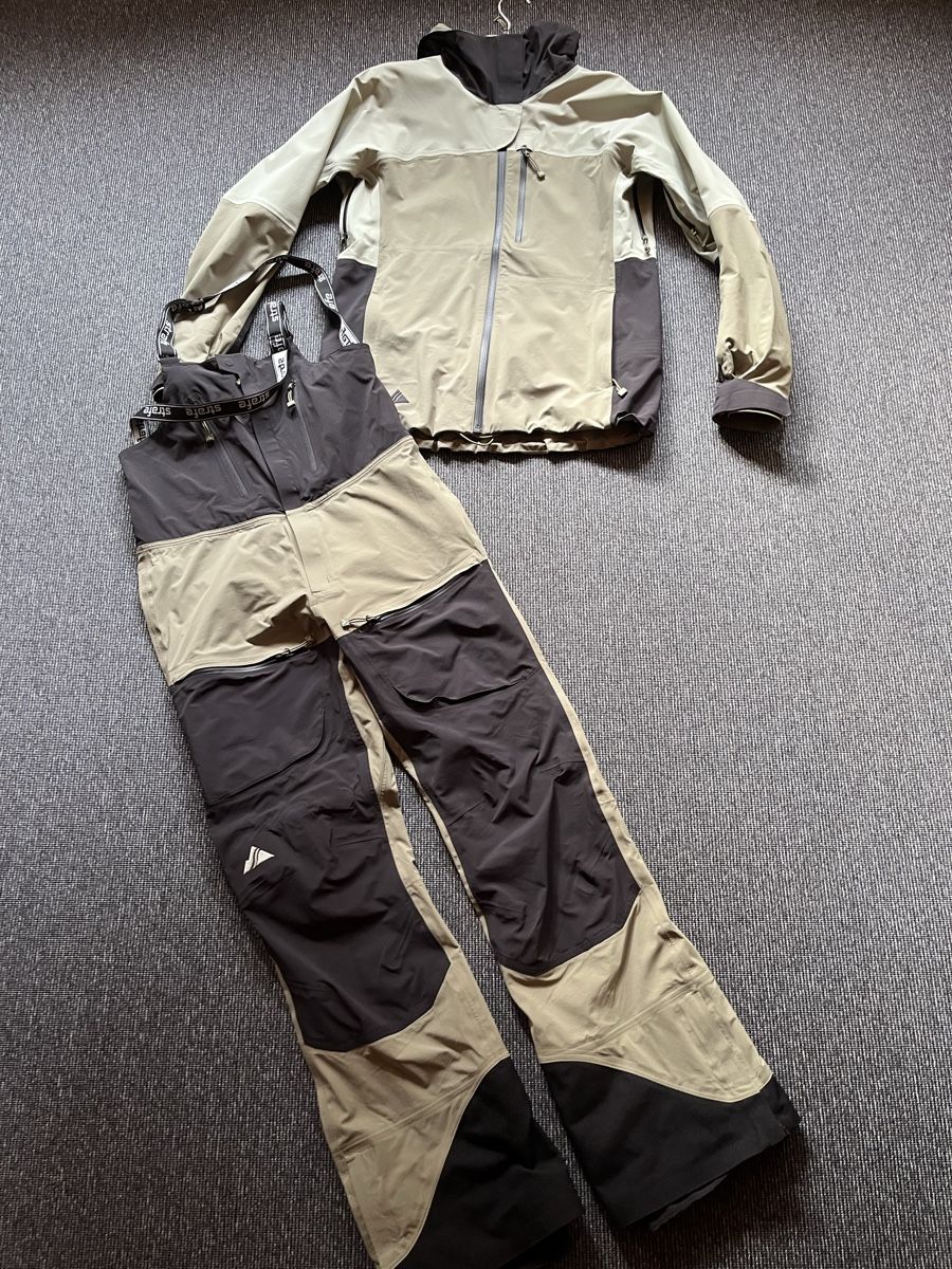 Lotti di vestiti: Strafe Skidress Damen S/M – Usato da Innertkirchen venduto da salmalo
