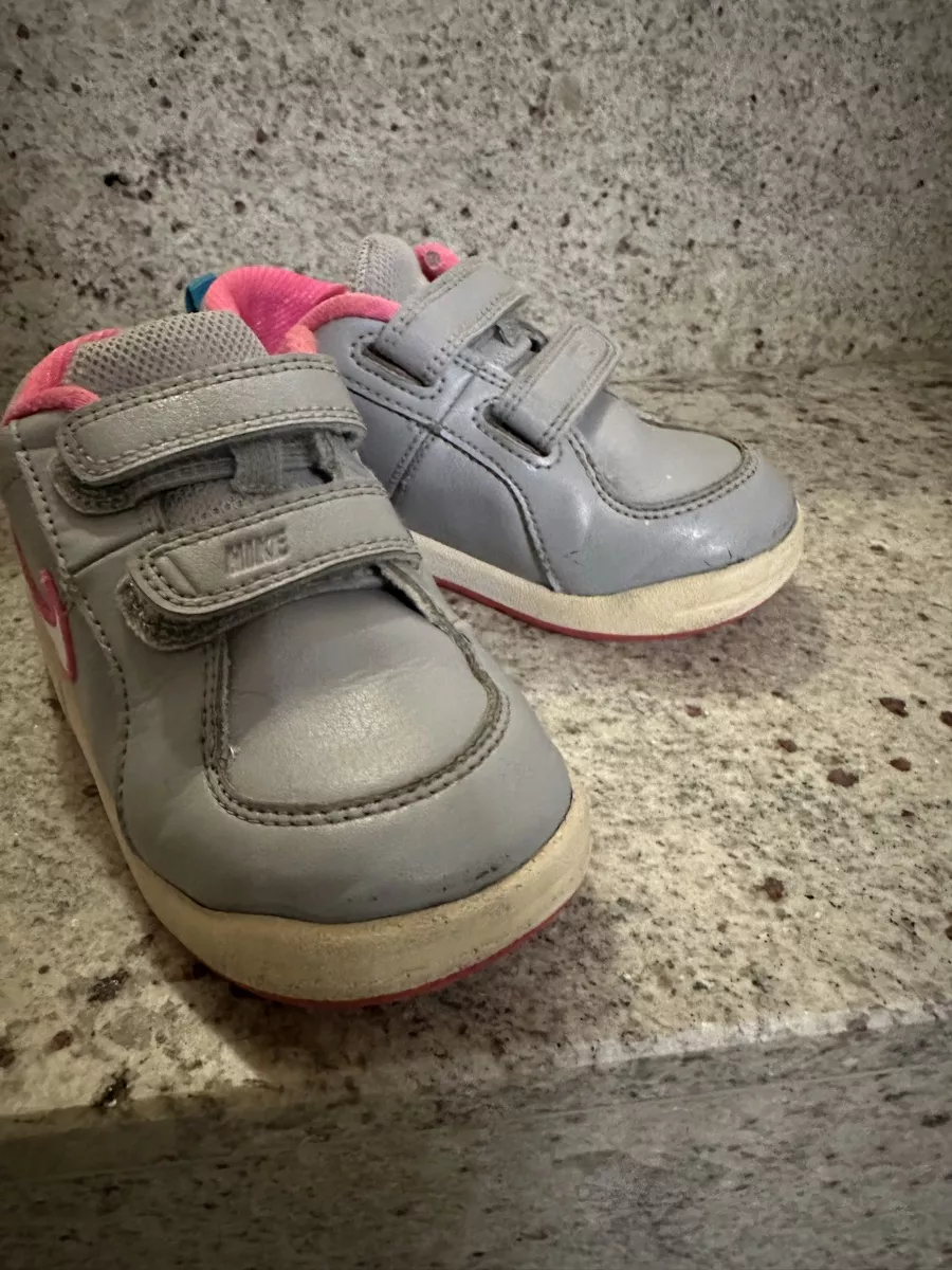 Scarpe per ragazze: Nike Sneaker //25// – Usato da Böckten venduto da ZokaAugust 1