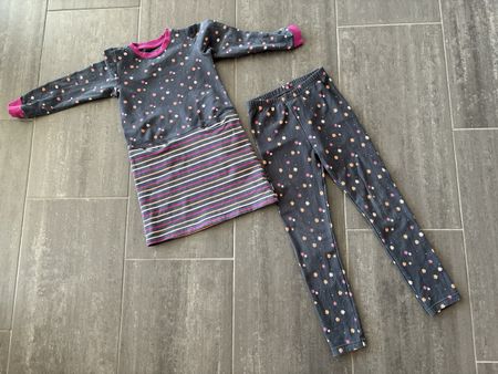 Süesses Mädchen Set, Kleid und Leggings, Grösse 116/122