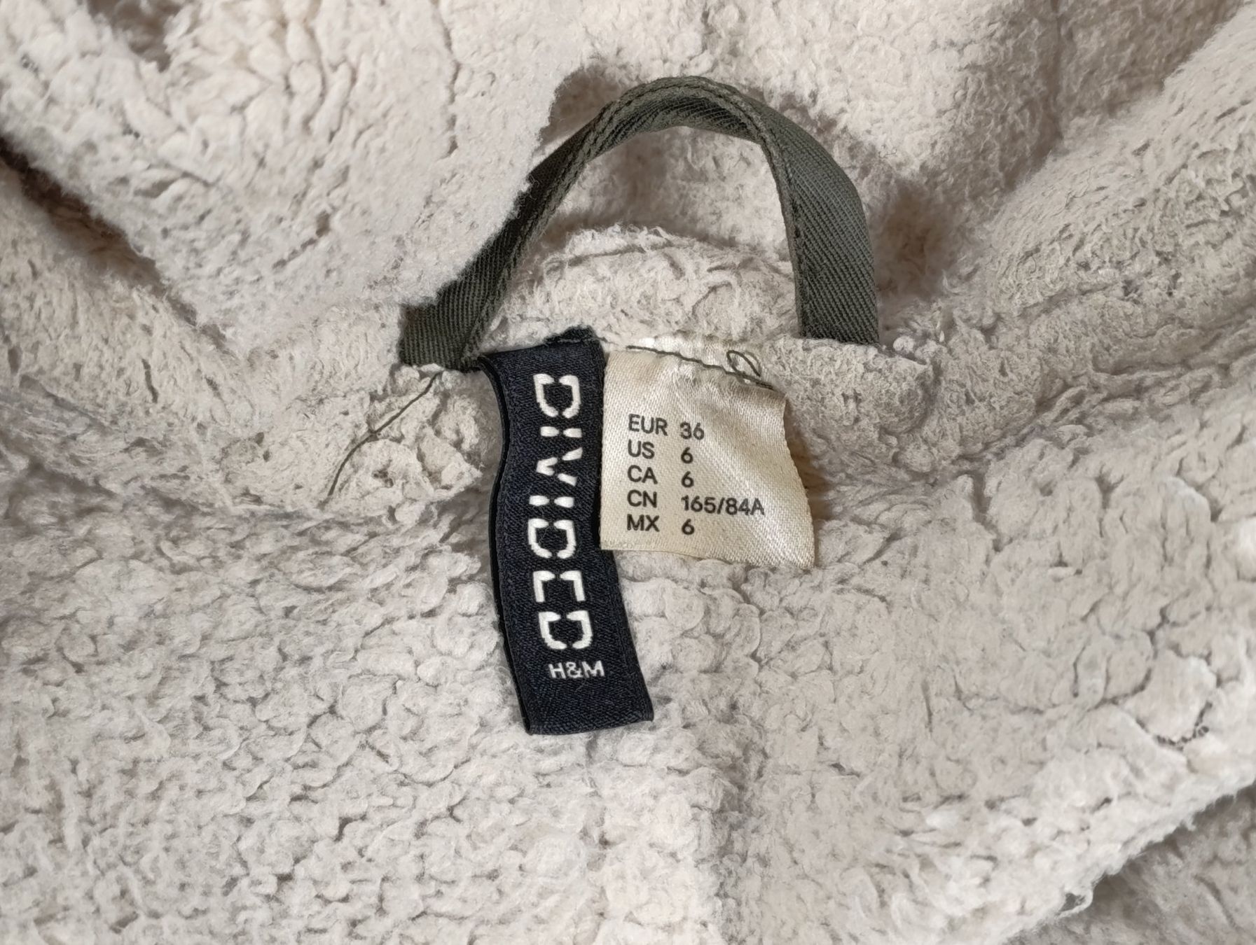 H&M Giacche: DIVIDED veste à capuche brun Taille 36 – Usato da Thielle venduto da Plusvalue_Neuchatel 2
