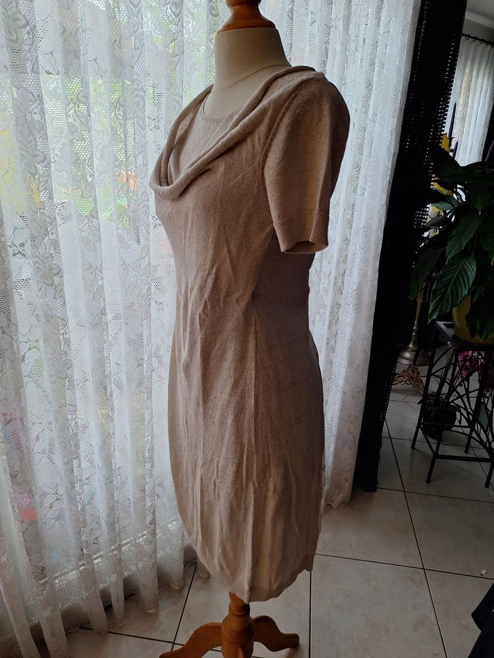 Kleider: Robe beige taille M – Neu (gemäss Beschreibung) aus St-Triphon von Jldr0 1