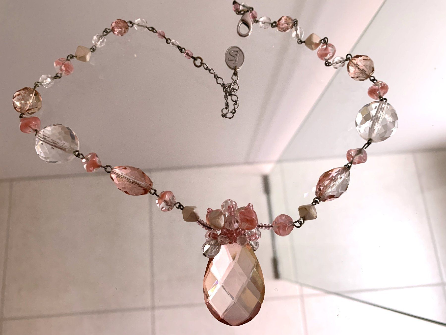 Catenine: ** HÜBSCHE HALSKETTE ROSA/TRANSPARENT/SILBER** – Usato da Starrkirch-Wil venduto da Evelyne222 2